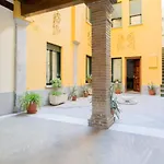 Corrala de San Anton (Corral del Carbón)